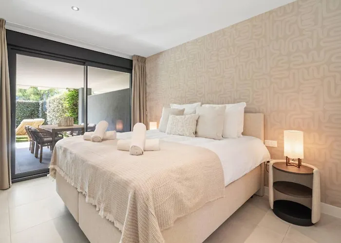 Oasis 325 Hideaway Luxe Garden *