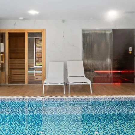 Апартаменти Oasis 325 Hideaway Luxe Garden *