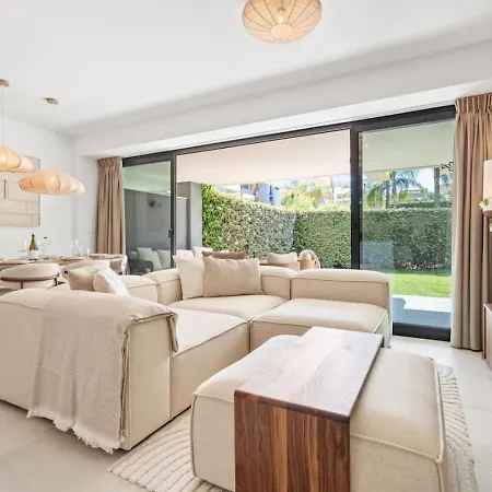 Апартаменти Oasis 325 Hideaway Luxe Garden Естепона