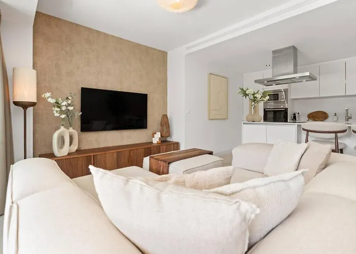 Oasis 325 Hideaway Luxe Garden Apartment Estepona