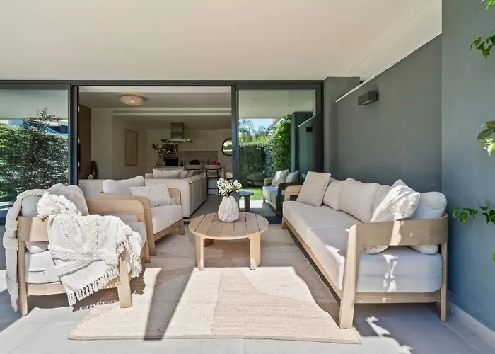 Oasis 325 Hideaway Luxe Garden Εστεπόνα