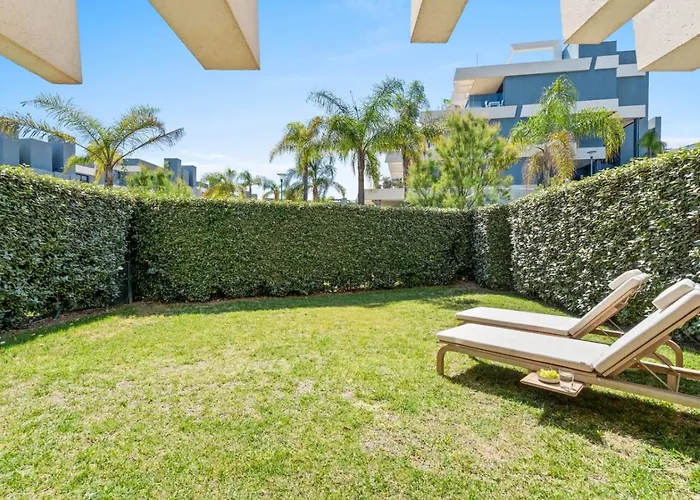 Oasis 325 Hideaway Luxe Garden