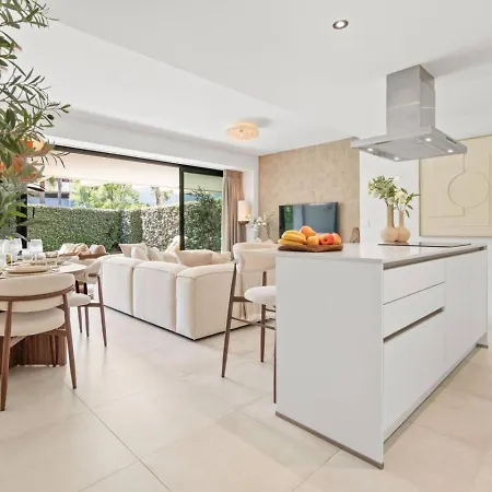 Oasis 325 Hideaway Luxe Garden Appartement